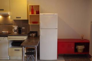 studio avec climatisation WIFI parking piscine - 3