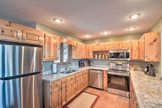 Home with Spacious Deck, BBQ, Game Room and Lake Views - 1