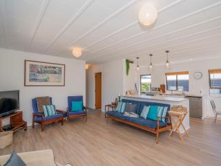 Shore Beats Work - Whangamata Holiday Home - Whangamata - 4