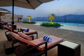 Holiday Inn Mumbai International Airport by IHG - Bombay - 8