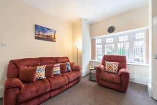 Thy Grace 3 Bedroom 2 Shower Room Central Location- Newland Ave - 0