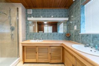 Thy Grace 3 Bedroom 2 Shower Room Central Location- Newland Ave - 8
