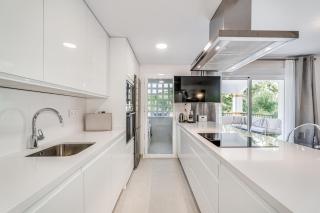 by RIVA - Elegant, 2 Bedroom Apartment in Dama de Noche Puerto Banus - Marbella - 6