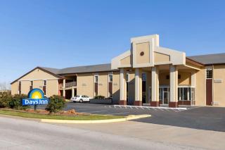 Days Inn by Wyndham Lawton - Lawton - 0
