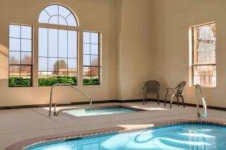 Super 8 by Wyndham Olive Branch - Olive Branch - 2