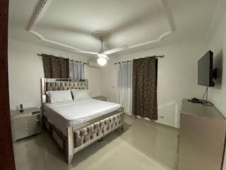 1DR Charming 3-Bedroom Retreat Santo Domingo - 0