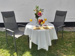 Central Apartment With Sea Views - 6