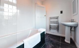 Hilltop Country House - 1