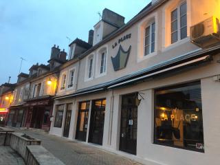 Hotel restaurant LA PLACE - Saint-Amand-Montrond - 1