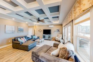 Luxury Lake Retreat - Saluda - 8