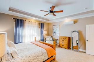 Luxury Lake Retreat - Saluda - 2