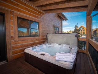 Beautiful Views! Jacuzzi, Indoor Outdoor Fireplace, Steps to Lake Estes - Estes Park - 9