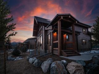 Rocky Mountain Escape - Steps to Lake Estes, Jacuzzi, Close to Downtown Estes - Estes Park - 5