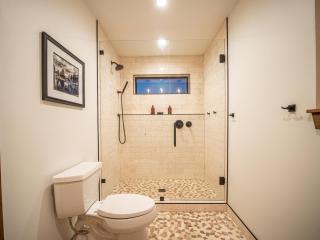 Rocky Mountain Escape - Steps to Lake Estes, Jacuzzi, Close to Downtown Estes - Estes Park - 1