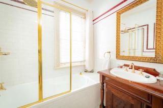 Cobb & Co Court Boutique Hotel - Mudgee - 1