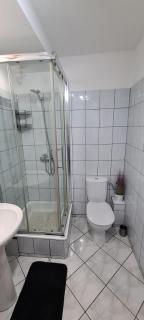 Quiet Basement Apartment - Poznań - 3