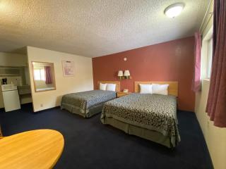 Econo Lodge - 6
