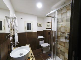 questo rinascimento CASA NEWMAN - Napoli - 5