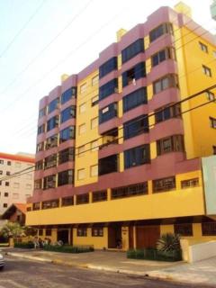 1 quarto a uma quadra da praia - 0