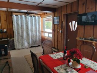 Whispering Pines Suite at The Bowering Lodge - 5