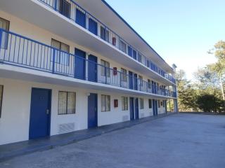 Americas Best Value Inn Tucker - Tucker - 7