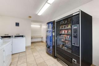 Rodeway Inn Columbus West - Columbus - 3