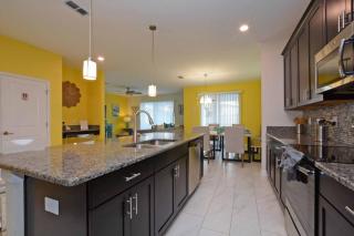 Comfortable Spacious-6 Bed Pool Home - 1675Str - Kissimmee - 1