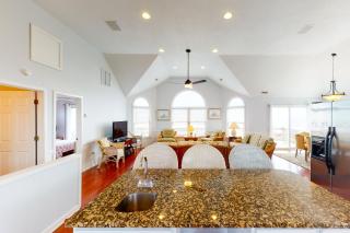 Oceanfront home with incredible beach views, washer/dryer & pool - 7