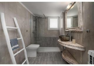 Soto's Comfort House - Adamas - 7