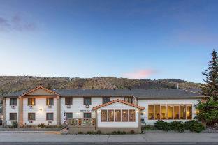 Super 8 by Wyndham Gardiner/Yellowstone Park Area - 2