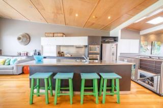 Saltwater 5 - sleeps 8 - close to Main Beach - 9