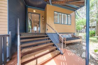 Saltwater 5 - sleeps 8 - close to Main Beach - 2