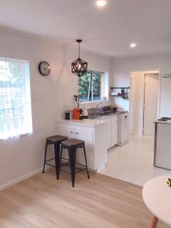 Bright Eden Park two bed townhouse private parking - 8