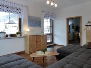 Cozy Apartment in Ore Mountains with Balcony - Breitenbrunn - 2