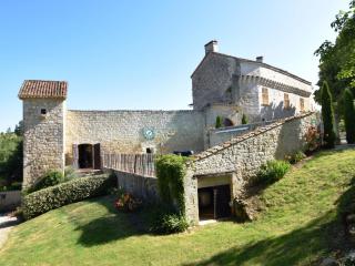 Castle Retreat near Villages - 5