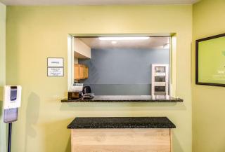 WoodSpring Suites Houston Baytown - 5