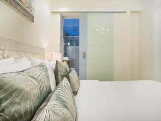 Sitges Spaces Mediterranean Apartments 4 bedroom, 4 bathroom, Huge Terrace, Jacuzzi- Sleeps 9 - Sitges - 5