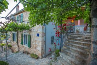 Holiday Home Mirna - Ložišće - 9