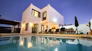 Villa Vulcano - Playa Blanca - 1