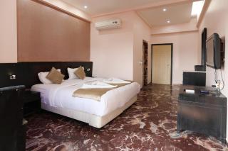 Hotel Aristro Lonavala - Lonavala - 3