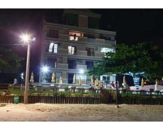Apartamento 108 - de Frente para o Mar dos Ingleses - Pé na Areia - 4 Pessoas - Florianópolis - 1