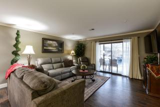 Luxury Condos at Thousand Hills - Heart of Branson - Beautifully remodeled - Spacious and Affordable - 1