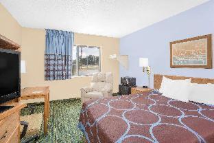 Boarders Inn & Suites by Cobblestone Hotels Waterloo Cedar Falls - Waterloo - 1