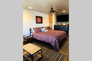 Village at Breckenridge 4604 Sunny Ski in & Out King Studio Open Hot Tubs & Pool - 6