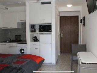 Agréable Studio, belle terrasse, Parking privé, 2 étoiles - Balaruc-les-Bains - 5
