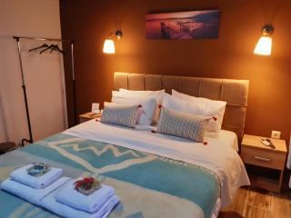 Room near the Airport - Pikérmion - 8