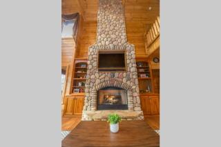 Christmas Lodge-Secluded near Downtown Blue Ridge - Blue Ridge - 3