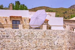 Maria's cozy stonehouse - 4