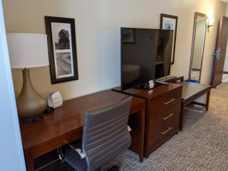 Comfort Inn & Suites - 3