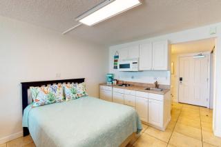 209 Suite - Island Inn - St Pete Beach - 4